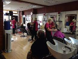 I committed to a location and plan on starting back to work part time the first week in february. Christine S Unisex Hair Design In Brentwood Pamperpad