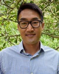 Ellis Kim's Instagram, Twitter & Facebook