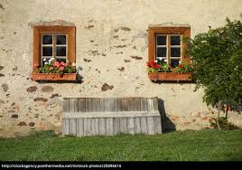 Entdecke 286 anzeigen für altes haus kaufen zu bestpreisen. Kleines Altes Haus In Osterreich Karnten Lizenzfreies Foto 25896616 Bildagentur Panthermedia