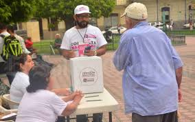En este sentido, el ine aclara que para este ejercicio, las personas que tengan una credencial vencida en 2019 o 2020 sí podrán ejercer su opinión, pues estas credenciales estarán vigentes hasta el 1 de agosto. 7j7yn8rwzt0yqm