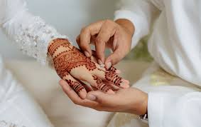 Hukum pidana berusaha melindungi wanita yang melangsungkan perkawinan di bawah umur melalui pasal 288 kuhp. Nikah Usia Muda Jangan Jadi Sesalan