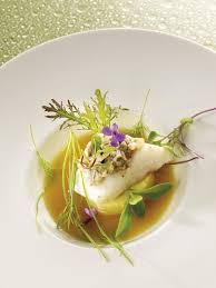 Filet De Cabillaud Cuit A Basse Temperature Tartare D Huitres Et Puree Au Beurre Yuzu Bouillon De Filet De Cabillaud Recette Gastronomique Plat Gastronomique