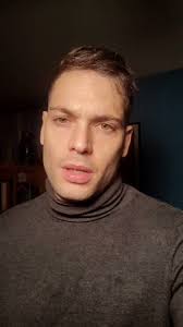 Román Reyes's Video