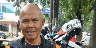 Penyakit jantung ini memang beberapa kali menyerang dan menyebabkan sederet artis meninggal dunia. Lika Liku Pertobatan Pipit Preman Pensiun Dari Rt Di Penjara Jadi Artis Tenar Dream Co Id