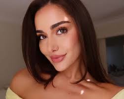 Maddison Turner's Instagram, Twitter & Facebook