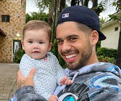 Zé Felipe se manifesta sobre 2ª gravidez de Virginia: "Benção" |