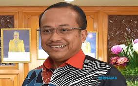 Kedah, johor, kelantan dan terengganu. Bernama Terengganu Agih Rm10 Juta Bantuan Awal Persekolahan