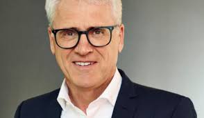 Lloyd holt Godo Kraemer