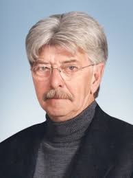 𝐂𝐞𝐥𝐚 𝐬𝐞 𝐩𝐚𝐬𝐬𝐚𝐢𝐭 𝐞𝐧 𝟏𝟗𝟕𝟓 (en bref) À la suggestion du  président, cette année nous allons visiter l'année 1975 grâce aux archives  de notre hebdomadaire régional, L'Écho de Louiseville. Si ces publications