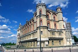 Nous avons la chance de recevoir durant 3 jours la multiple championne du monde d'eau libre brésilienne ana marcella et son collègue d'entraînement allan do carmo de bons moments d'échange avec leur entraîneur fernando possenti merci au dôme. Discover The Church Of Saint Germain En Laye French Moments