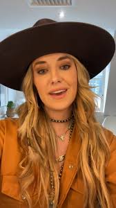 I figured it was about time we made things official y’all ✨ I’m launching a  new official fan club for my Fast Lainers. I’ve loved gettin' to know and  meet y’all, so let’s take it to the next level. ...