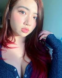 Amanda Manriquez's Instagram, Twitter & Facebook