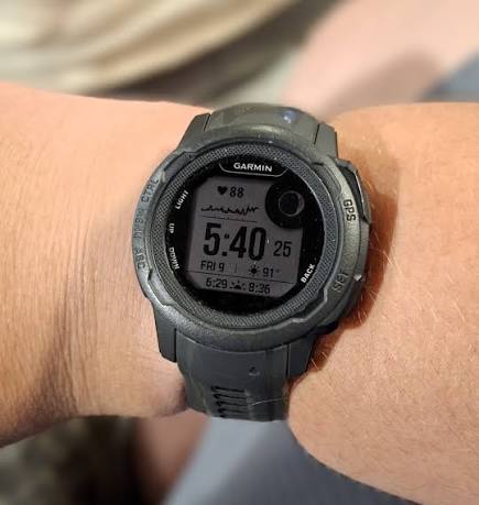 File:Garmin Instinct 2s.jpg - Wikimedia Commons