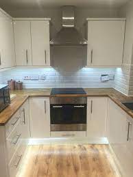 B Q Small Kitchen White Gloss Wooden Subway Tiles Kitchendesignb Q Cheapkitchenremodel Cheap Kitchen Remodel Kitchen Design Website Kitchen Remodel Small