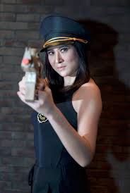 Tengah malam, bulan terang, sepinya rasa seolah, hanya ku saja terjaga. Memang Lagu Untuk Dia Elizabeth Tan