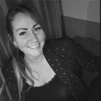 Whitney Jansen's Instagram, Twitter & Facebook