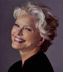 Bob frisuren kommen nie aus dem trend. Bildergebnis Fur Kurzhaarfrisuren Fur 60 Jahrige Frauen Frisuren Kurze Haare Stufen Haarschnitt Kurz Kurzhaarschnitte