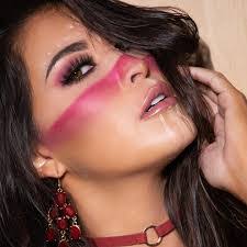 Tanya Crowe's Instagram, Twitter & Facebook