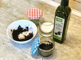 Diese peelings eigenen sich für gesicht, lippen und körper und überzeugen uns mit ihrer überschaubaren zusammensetzung. Diy Peeling Fur Gesicht Korper Selber Machen