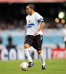 Carlos bianchi (buenos aires, argentina 26 de abril de 1949) es un exentrenador y exfutbolista argentino. Tyc Sports On Twitter A 18 Anos Del Debut En Primera De Carlitos Un 21 De Octubre De 2001 Carlos Bianchi Confiaba En Un Joven Tevez De 17 Anos Para