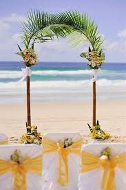 Guida alle nozze sulla spiaggia: Eventurous Unique Wedding Party Themes Matrimoni A Tema Spiaggia Arco Di Nozze Decorazioni Di Nozze