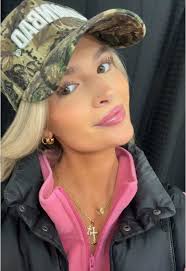 Ella Hedrick (@elle16844)'s videos with Deeper Well