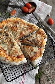 Pizza Tonno Thunfisch Pizza Knusprig Lecker Lissi S Passion Rezept In 2020 Lebensmittel Essen Lecker Essen