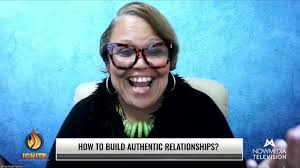 MASTERING DIGITAL COMMUNICATION: Emotional Intelligence & Authenticity in  the Digital Age