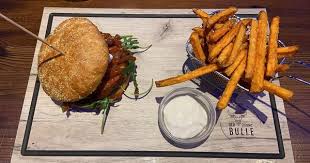 Heute Nach Dem 1 Tag Meiner Raindrop Technik Ausbildung Bei Julia Bernsee Erst Einmal Einen Leckeren Veganen Burger Gegessen Bei In 2020 Burger Essen Essen Lecker