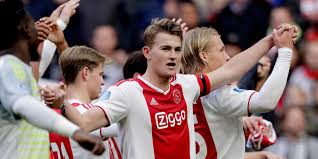 24 июля «бавария» и «аякс» провели товарищеский матч. Trener Ayaksa De Ligt Tochno Ujdet No Ne Znayu V Bavariyu Ili V Barselonu