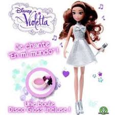 Violetta n'a pas d'amis, ils voyagent tout le temps. 10 Idees De Poupee Violetta Poupee Violetta Disney Violet