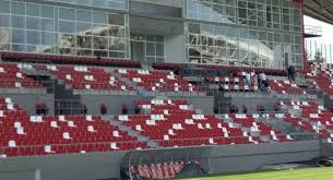 Stadionul francisc neumann din arad, cunoscut ca stadionul uta, va fi modernizat in urma unei investitii de peste 32 de milioane de lei, in urmatorii trei ani, contractul pentru lucrari fiind semnat. Un Stadion Din Romania Inaugurat In UrmÄƒ Cu Doar JumÄƒtate De An Are Deja Probleme Serioase A Costat 14 Milioane De Euro Dar Are Nevoie De Noi InvestiÅ£ii