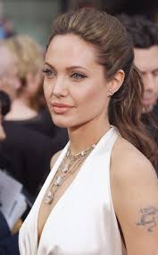 Black Actresses In Their 30s 2019 Luxurious Lifestyle Of Famous Hollywood Actress Viral Buzz Point Celebrity Makeup Looks Angelina Jolie Makeup Celebrity Makeup