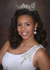 Dara Colon's Instagram, Twitter & Facebook