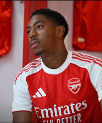 I want fullback which player would you recommend