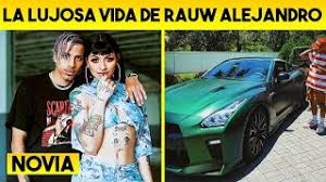 Este álbum cuenta con colaboraciones con artistas de la talla de anuel aa, j balvin, trippie redd, wisin & yandel, tainy, zion, lennox, arcángel. La Lujosa Vida De Rauw Alejandro Asi Vive Joyas Auto Y Mas Biografia Actualizada 2020 Tattoo Youtube
