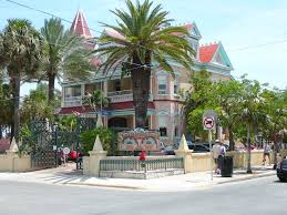 Это другие места для поиска жилья и отелей, относящиеся к southernmost point guest house Southernmost House Wikipedia