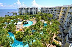 4 Hotels With A Lazy River In Destin Florida Updated 2020 Florida Resorts Florida Hotels Hotels In Destin Florida