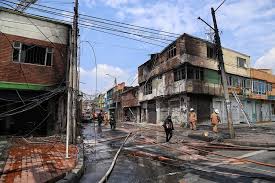 Momentos de pánico se vivieron en un bus articulado del sistema transmilenio, en la ciudad de bogotá. Ymy Xaf7blcxqm