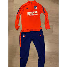 Club atlético de madrid, s.a.d., commonly referred to as atlético de madrid in english or simply as atlético, atléti, or atleti, is a spanish professional football club based in madrid, that play in la liga. Atletico Madrid Jogginganzug Authentic 04078 Ca96e