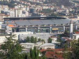 O futebol, também referido como futebol de campo, futebol de onze e, controversamente, futebol associado (em inglês: Estadio Cidade De Coimbra Wikipedia