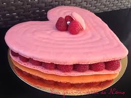 Grand Macaron Coeur Pour La Saint Valentin Macaron Garniture Macaron Macaron Geant