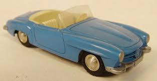 Marklin Mercedes 190 Sl Bleu Legers Eclats Vente Aux Encheres Jouets Trains Poupees Automates