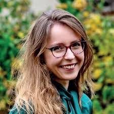 Linda Eggert's Instagram, Twitter & Facebook