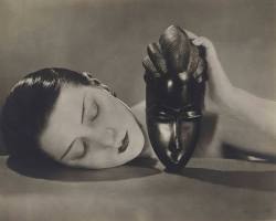 Man Ray Noire et Blanche resmi