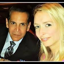 Lisa Huggins's Instagram, Twitter & Facebook