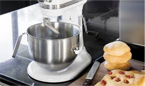Ice cream wire whips, dough hooks, scrapers, and beaters pasta makers juicers and strainers grinders food processor peelers. Kuchenmaschine Mit Schusselheber 6 9l Heavy Duty 5ksm7591x Offizielle Website Von Kitchenaid