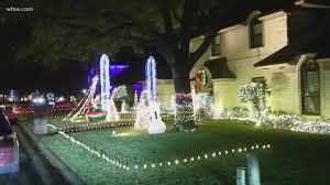 The colony christmas spectacular light show at is choreographed to music. Pack Some Patience And Maybe A Snack Lights At Interlochen Will Likely See More Cars And Longer Lines During Pandemic Wfaa Com