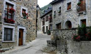 Estos 10 Pueblecitos De Aragon De Menos De 500 Habitantes Son Perfectos Para Una Escapada De Unos Dias O De Fin De Semana Desde Zaragoza Zaragoza Aragon Pueblo