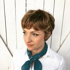 The bowl hairstyle takes you back to the good, old days when you tagged along with your dad or mom to the salon. 20 Oval Face Hairstyles For A Flattering Look In 2021
